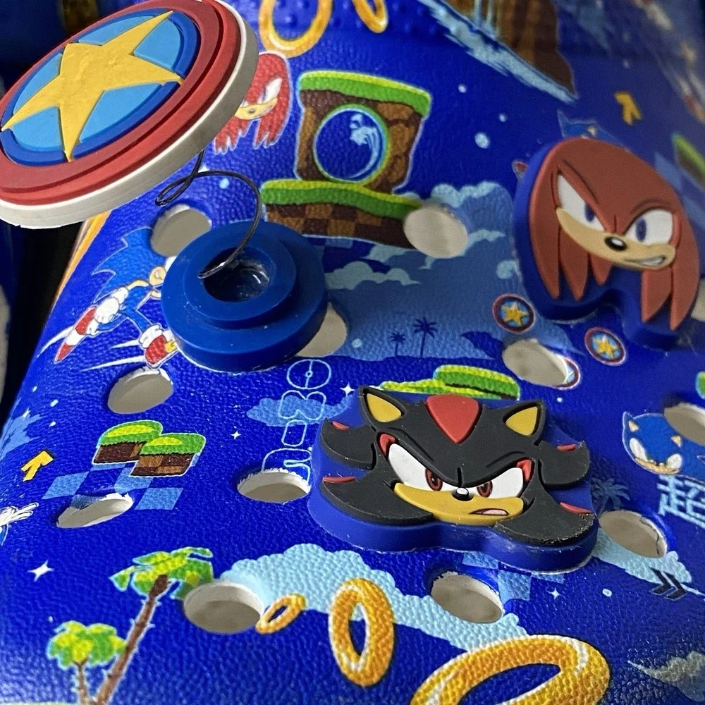 Crocs Sonic Hedgehog Classic Clog Kids 5 J Blue Kidcore Gamercore Video Game Fun - Picture 9 of 11